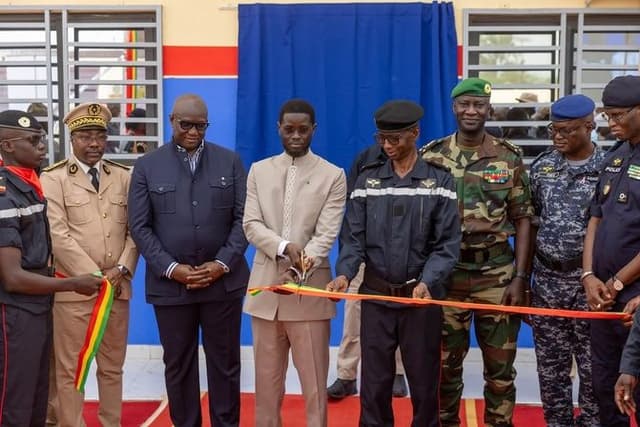 JOJ Dakar 2026 : Bassirou Diomaye Faye inaugure une nouvelle caserne des sapeurs-pompiers à Diamniadio